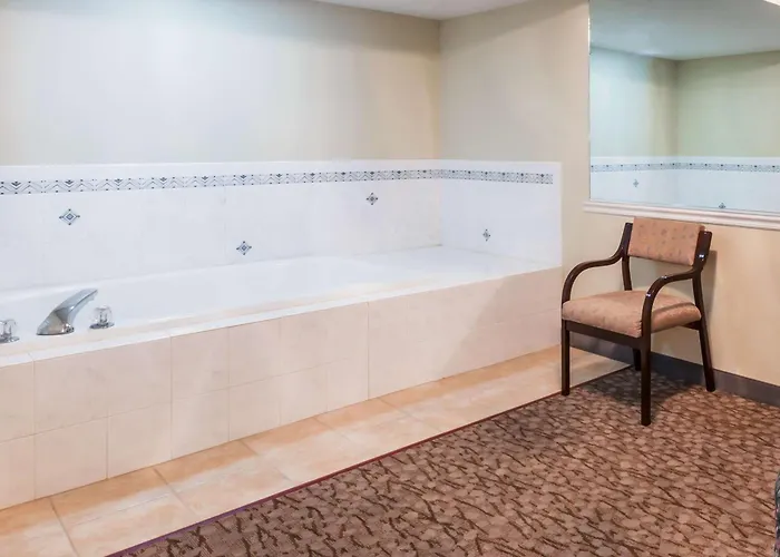 Wingate By Wyndham Hotel Joliet