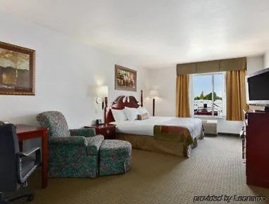 Hotel Wingate By Wyndham 3*